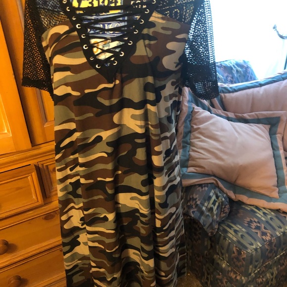 Dress - Picture 2 of 2